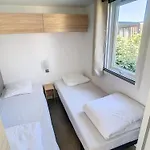 Ferienhaus Mobil-home Grand Confort 2 Chambres, Proche Plage, 4 Pers., Piscine Chauffée, Parking, Wi-fi Gratuit - Fr-1-361a-86 *