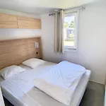 Mobil-home Grand Confort 2 Chambres, Proche Plage, 4 Pers., Piscine Chauffée, Parking, Wi-fi Gratuit - Fr-1-361a-86