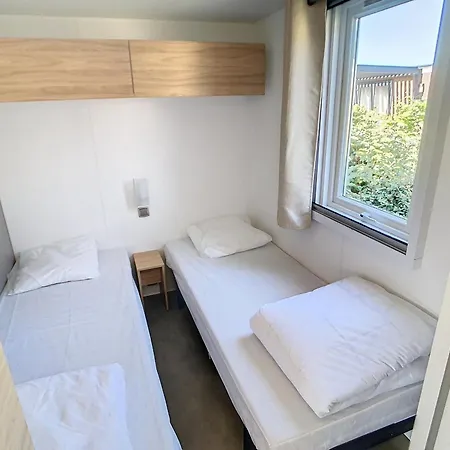 Ferienhaus Mobil-home Grand Confort 2 Chambres, Proche Plage, 4 Pers., Piscine Chauffee, Parking, Wi-fi Gratuit - Fr-1-361a-86 *