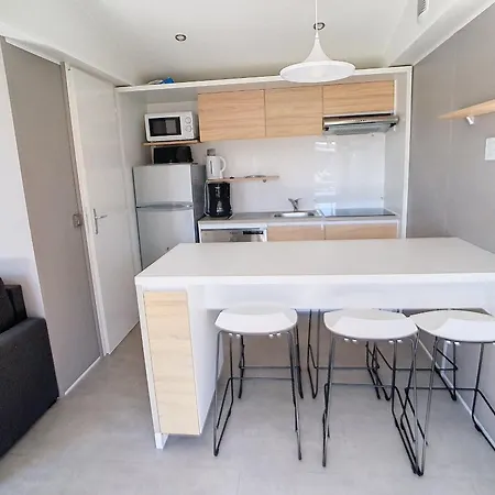 Ferienhaus Mobil-home Grand Confort 2 Chambres, Proche Plage, 4 Pers., Piscine Chauffée, Parking, Wi-fi Gratuit - Fr-1-361a-86 *