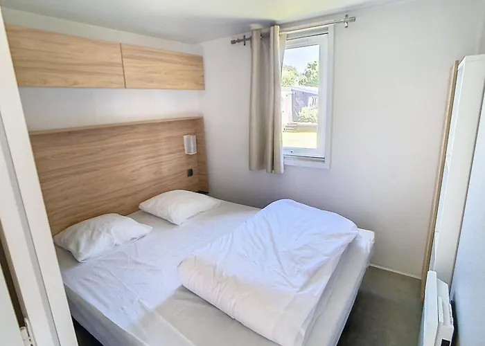 Mobil-home Grand Confort 2 Chambres, Proche Plage, 4 Pers., Piscine Chauffée, Parking, Wi-fi Gratuit - Fr-1-361a-86